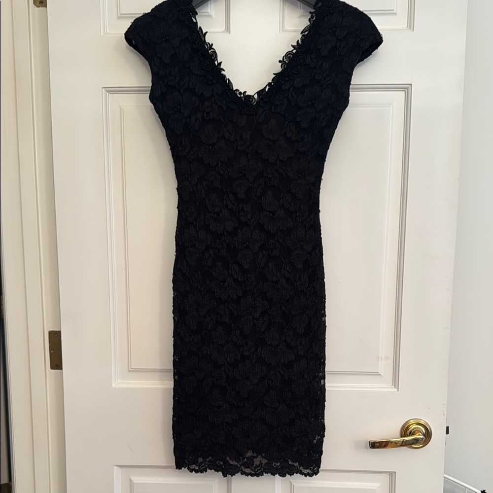 Elegant Bodycon Cocktail Black Lace Dress - Sz 4